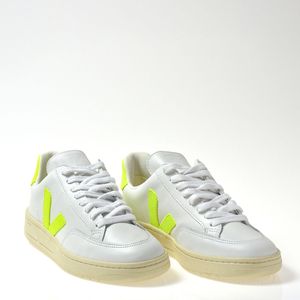 Tênis Vert V-12 Couro Extra White Jaune Fluo XD022649A