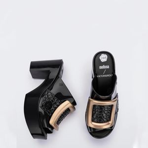 Melissa Mule Buckle Up + Viktor And Rolf Preto Dourado 33597PD