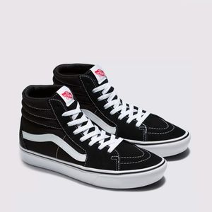 Tênis Vans Comfycush Sk8-Hi Black White True VN0A3WMBVNE